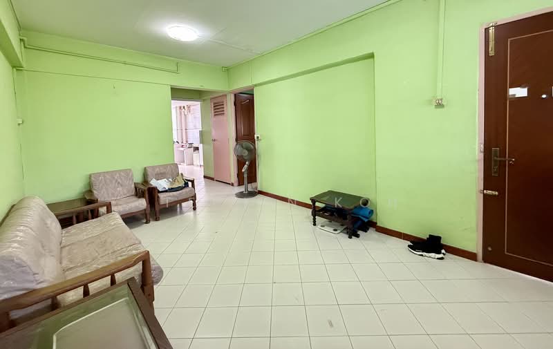 285 Tampines Street 22 HDB Flat For Sale at S$ 500,000 | PropertyGuru Singapore - Living Room