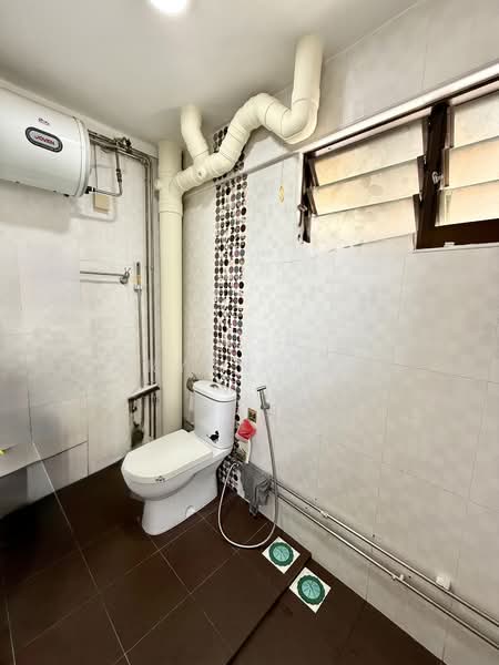 205 Serangoon Central HDB Flat For Sale at S$ 1,088,000 | PropertyGuru Singapore - Bathroom