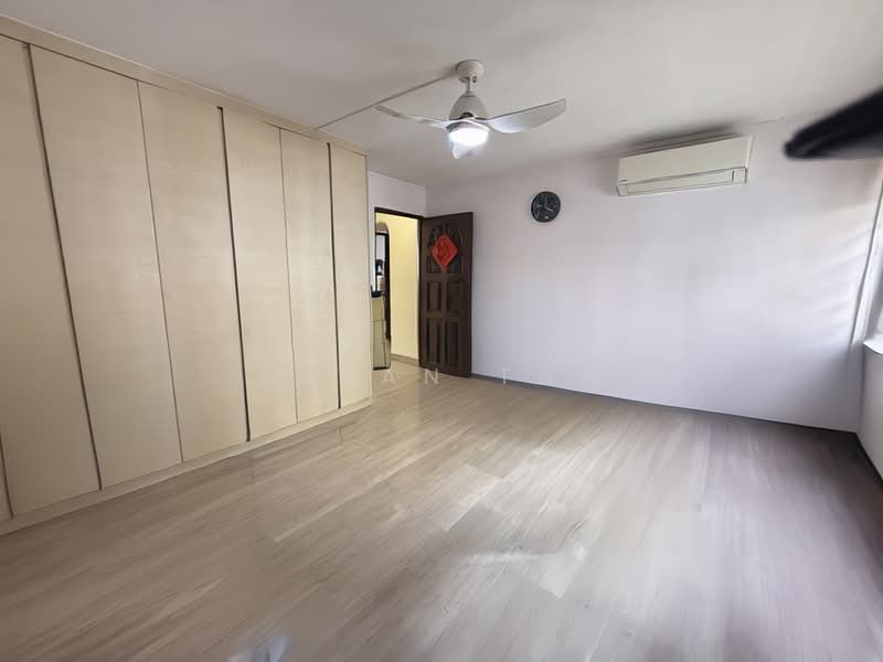 205 Serangoon Central HDB Flat For Sale at S$ 1,088,000 | PropertyGuru Singapore - Bedroom