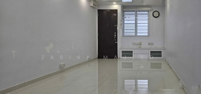 146 Woodlands Street 13, 146 Woodlands Street 13, 2 Bedrooms, 725 sqft, HDB Flat For Rent, by Zarina Majeed, 500094688 - Living Room - PropertyGuru.com.sg