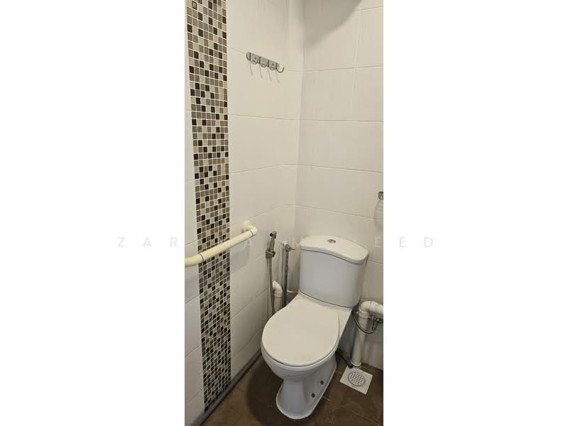 146 Woodlands Street 13, 146 Woodlands Street 13, 2 Bedrooms, 725 sqft, HDB Flat For Rent, by Zarina Majeed, 500094688 - Bathroom - PropertyGuru.com.sg
