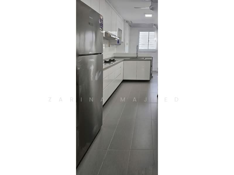 146 Woodlands Street 13, 146 Woodlands Street 13, 2 Bedrooms, 725 sqft, HDB Flat For Rent, by Zarina Majeed, 500094688 - Kitchen - PropertyGuru.com.sg