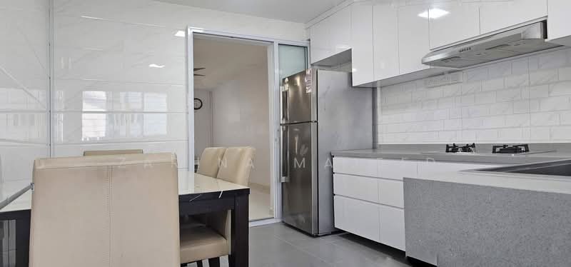 146 Woodlands Street 13, 146 Woodlands Street 13, 2 Bedrooms, 725 sqft, HDB Flat For Rent, by Zarina Majeed, 500094688 - Kitchen - PropertyGuru.com.sg