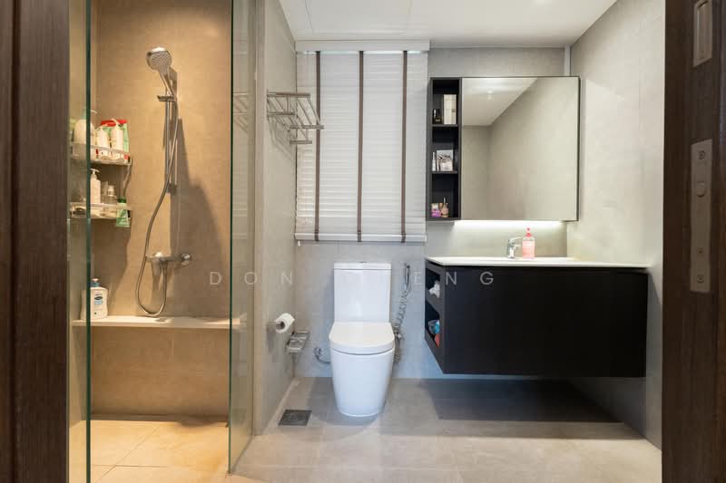 iNz Residence Condominium For Sale at S$ 2,680,000 | PropertyGuru Singapore - Bathroom