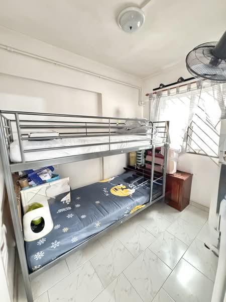 633 Hougang Avenue 8 HDB Flat For Sale at S$ 920,000 | PropertyGuru Singapore - Bedroom