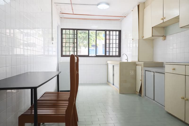 116 Bedok Reservoir Road HDB Flat For Sale at S$ 399,000 | PropertyGuru Singapore - Kitchen