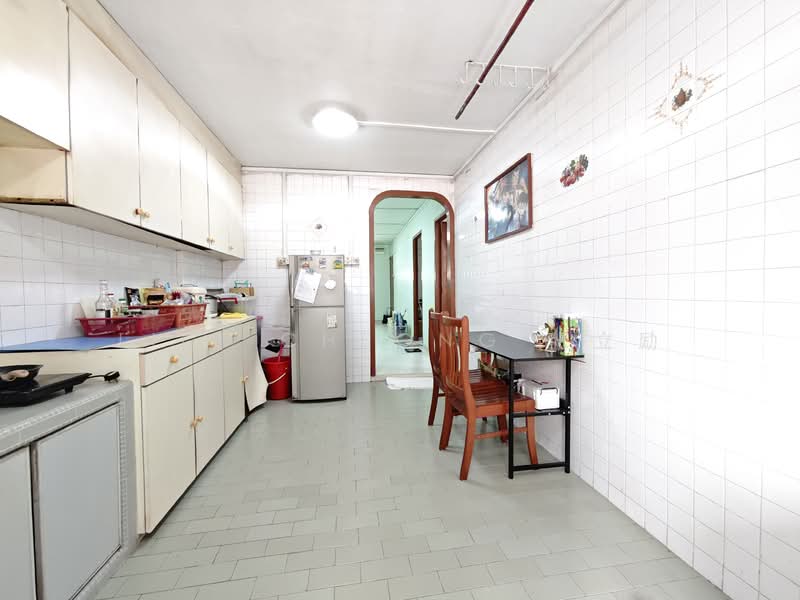 116 Bedok Reservoir Road HDB Flat For Sale at S$ 399,000 | PropertyGuru Singapore - Kitchen