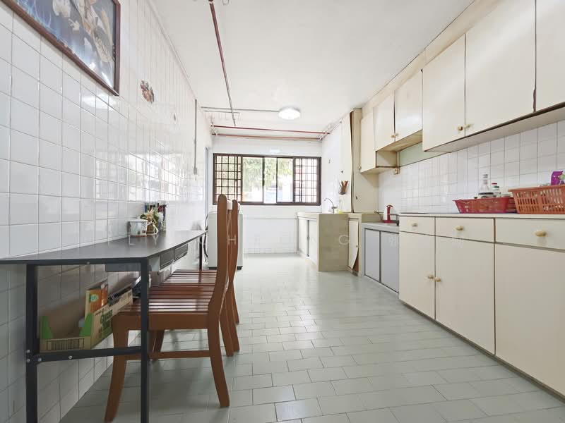 116 Bedok Reservoir Road HDB Flat For Sale at S$ 399,000 | PropertyGuru Singapore - Kitchen
