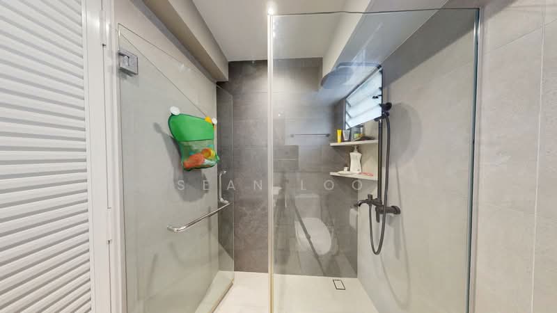 409D Northshore Drive HDB Flat For Sale at S$ 899,000 | PropertyGuru Singapore - Bathroom