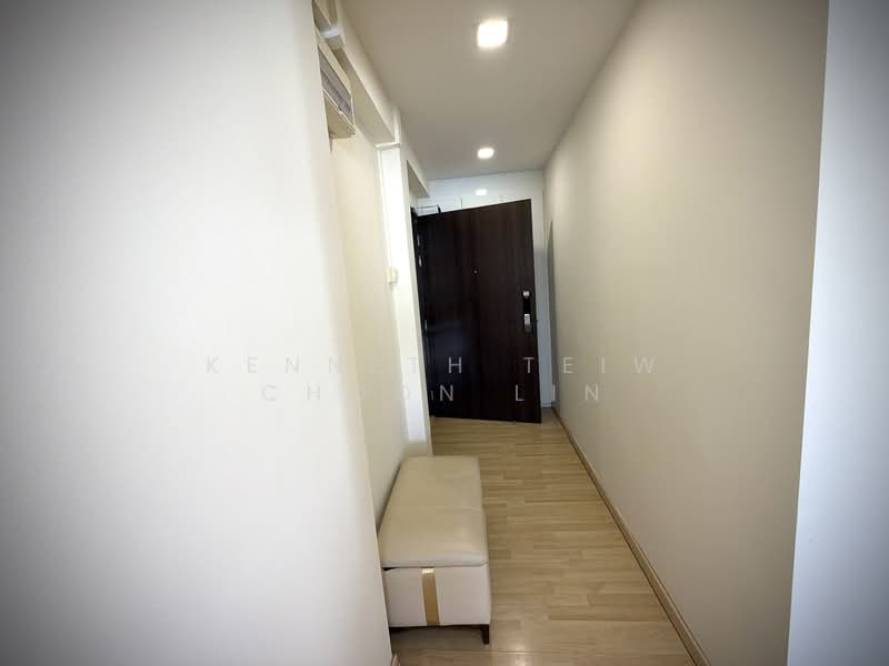 77 Marine Drive HDB Flat For Sale at S$ 1,200,000 | PropertyGuru Singapore - Entrance