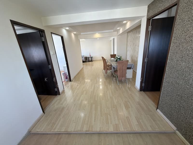 77 Marine Drive HDB Flat For Sale at S$ 1,200,000 | PropertyGuru Singapore - Corridor