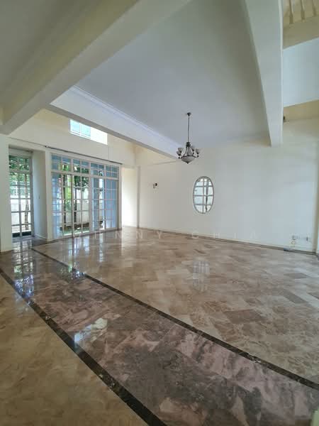 Woodgrove Estate, Cedarwood Grove, 6 Bedrooms, 6,458 sqft, Detached House For Rent, by Johnny Chia, 500094713 - Living Room - PropertyGuru.com.sg