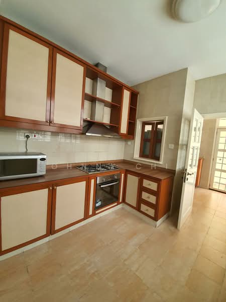 Woodgrove Estate, Cedarwood Grove, 6 Bedrooms, 6,458 sqft, Detached House For Rent, by Johnny Chia, 500094713 - Kitchen - PropertyGuru.com.sg