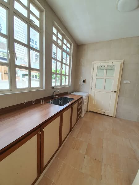 Woodgrove Estate, Cedarwood Grove, 6 Bedrooms, 6,458 sqft, Detached House For Rent, by Johnny Chia, 500094713 - Kitchen - PropertyGuru.com.sg