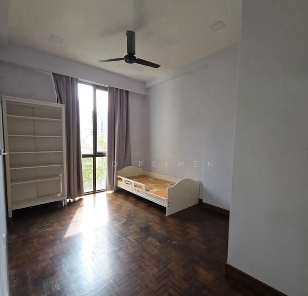 Seasons Park Condominium For Sale at S$ 1,858,888 | PropertyGuru Singapore - Bedroom