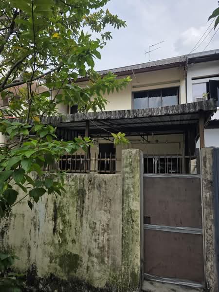 ORIGINAL TERRACE NEAR SIMON LANE ANDERSON JC, , 4 Bedrooms, 2,000 sqft, Terraced House For Sale, by Keith Lim, 500094725 - Exterior - PropertyGuru.com.sg