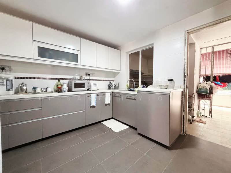 Park Villas Terraced House For Sale at S$ 2,999,000 | PropertyGuru Singapore - Kitchen