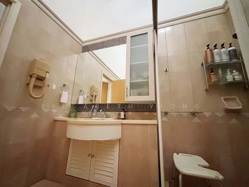 Park Villas Terraced House For Sale at S$ 2,999,000 | PropertyGuru Singapore - Bathroom
