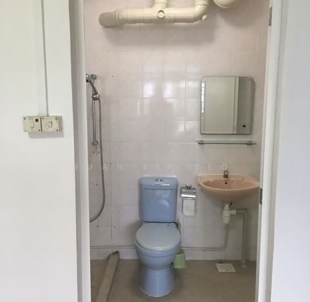 469 Choa Chu Kang Avenue 3, 469 Choa Chu Kang Avenue 3, 2 Bedrooms, 1,291 sqft, HDB Flat For Rent, by Nuan Lin Teo, 500094744 - Master Bathroom - PropertyGuru.com.sg