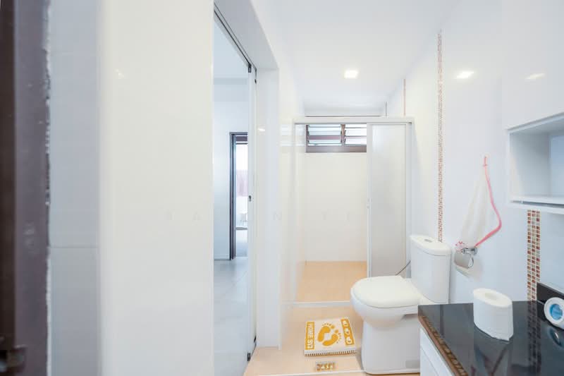 C.H.E.A.P Freehold Inter Terrace for Sale D19 Terraced House For Sale at S$ 5,180,000 | PropertyGuru Singapore - Bathroom