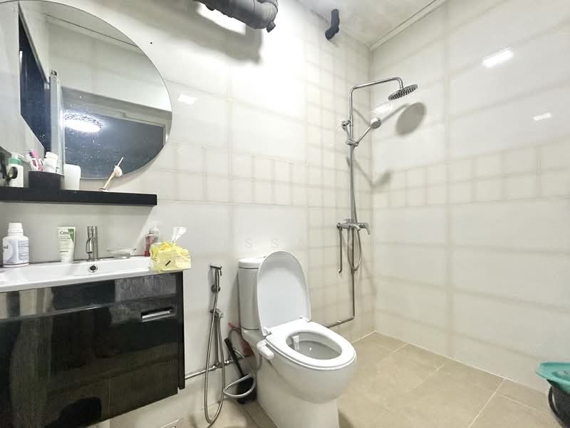 540 Woodlands Drive 16 HDB Flat For Sale at S$ 638,000 | PropertyGuru Singapore - Bathroom