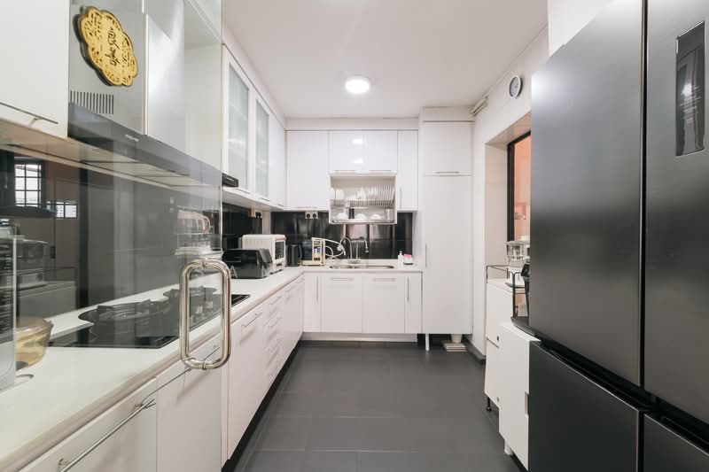 296 Choa Chu Kang Avenue 2 HDB Flat For Sale at S$ 649,000 | PropertyGuru Singapore - Kitchen