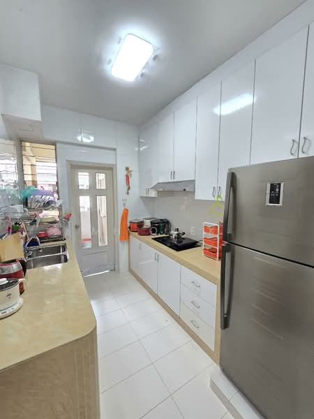 Castle Green, 483 Yio Chu Kang Road, 2 Bedrooms, 947 sqft, Condominium For Rent, by MH Quek, 500094771 - Kitchen - PropertyGuru.com.sg