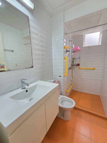 Castle Green, 483 Yio Chu Kang Road, 2 Bedrooms, 947 sqft, Condominium For Rent, by MH Quek, 500094771 - Bathroom - PropertyGuru.com.sg