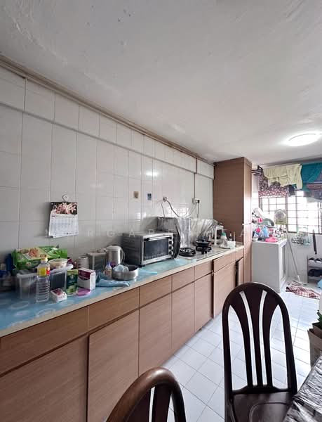 334 Clementi Avenue 2 HDB Flat For Sale at S$ 380,000 | PropertyGuru Singapore - Kitchen