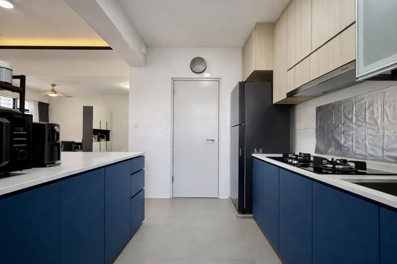 464B Bukit Batok West Avenue 8 HDB Flat For Sale at S$ 630,000 | PropertyGuru Singapore - Kitchen