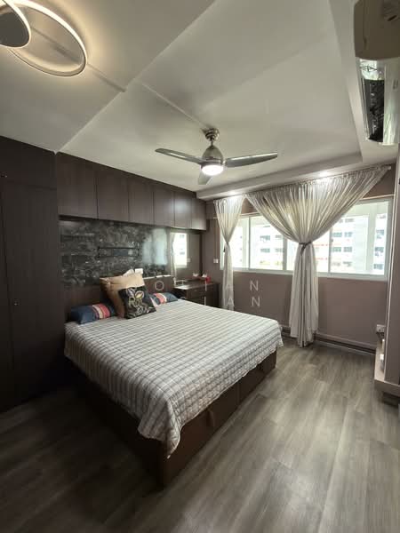 408 Jurong West Street 42 HDB Flat For Sale at S$ 800,000 | PropertyGuru Singapore - Bedroom