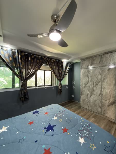 408 Jurong West Street 42 HDB Flat For Sale at S$ 800,000 | PropertyGuru Singapore - Bedroom