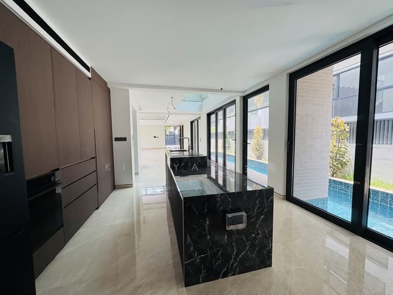 Brand New & Freehold Bungalow with Lift and Pool @ exclusive bungalow zone Bungalow House For Sale at S$ 14,800,000 | PropertyGuru Singapore - Kitchen