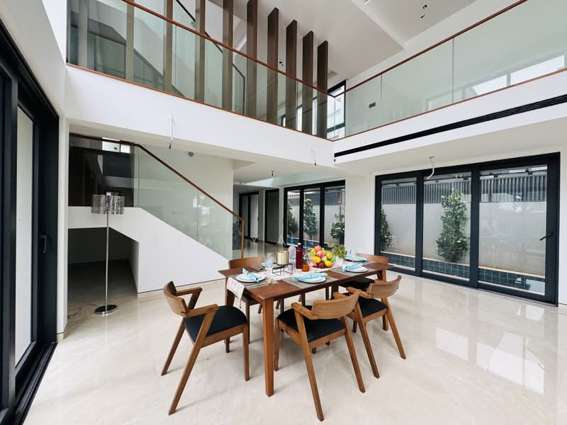 Brand New & Freehold Bungalow with Lift and Pool @ exclusive bungalow zone, Braddell Heights Estate - call 8130 3636 to view, 6 Bedrooms, 9,000 sqft, Bungalow House For Sale, by Kim Yan 金燕, 500094791 - Dining Room - PropertyGuru.com.sg