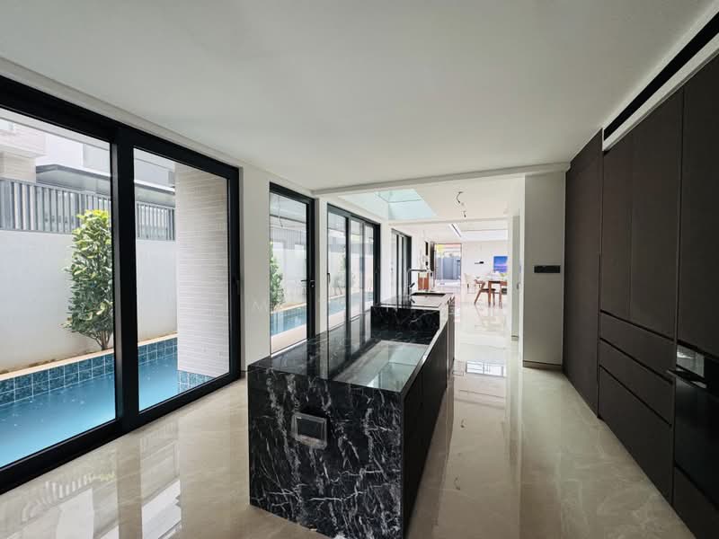 Brand New & Freehold Bungalow with Lift and Pool @ exclusive bungalow zone, Braddell Heights Estate - call 8130 3636 to view, 6 Bedrooms, 9,000 sqft, Bungalow House For Sale, by Kim Yan 金燕, 500094791 - Kitchen - PropertyGuru.com.sg