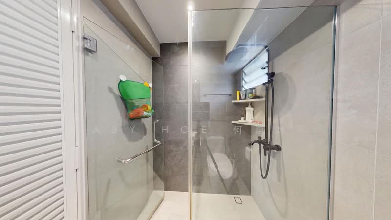 409D Northshore Drive HDB Flat For Sale at S$ 899,000 | PropertyGuru Singapore - Bathroom