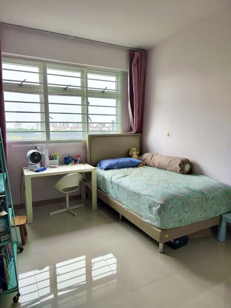 453B Bukit Batok West Avenue 6 HDB Flat For Sale at S$ 840,000 | PropertyGuru Singapore - Bedroom