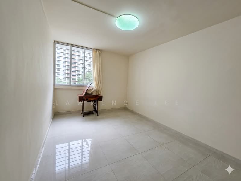 324 Serangoon Avenue 3 HDB Flat For Sale at S$ 799,000 | PropertyGuru Singapore - Common Room 2