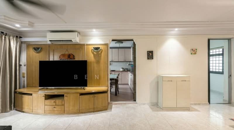 369 Yung An Road HDB Flat For Sale at S$ 880,000 | PropertyGuru Singapore - Living Room