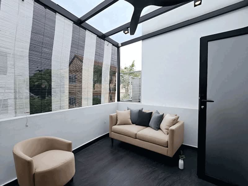 Special Spiral Spectacle at Joo Chiat - 2 Big Bed/Study, Nearby Joo Chiat Place, 2 Bedrooms, 2,300 sqft, Conservation House For Rent, by Susan Prior, 500094814 - PropertyGuru.com.sg