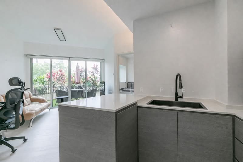 Sunshine Plaza Apartment For Sale at S$ 1,150,000 | PropertyGuru Singapore - Living Room