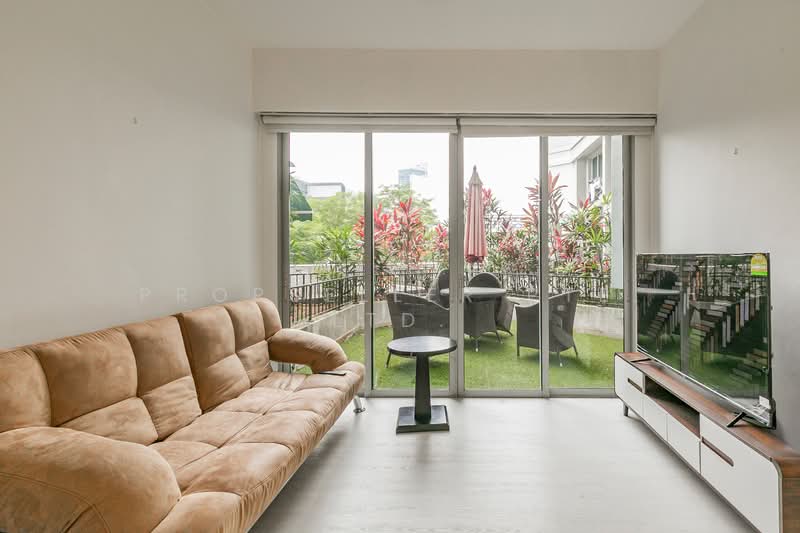 Sunshine Plaza Apartment For Sale at S$ 1,150,000 | PropertyGuru Singapore - Living Room