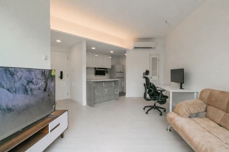 Sunshine Plaza Apartment For Sale at S$ 1,150,000 | PropertyGuru Singapore - Living Room