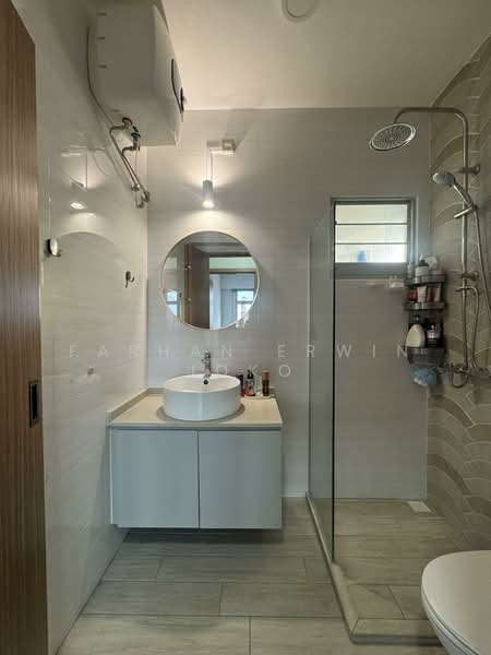 461B Bukit Batok West Avenue 8 HDB Flat For Sale at S$ 728,000 | PropertyGuru Singapore - Bathroom