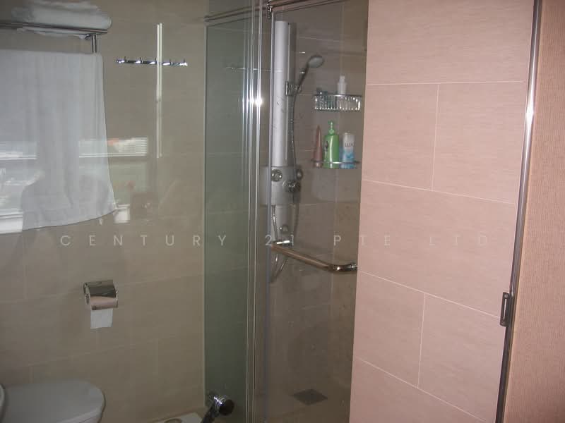 Regency Suites, 36 Kim Tian Road, 2 Bedrooms, 980 sqft, Apartment For Rent, by ALBERT NEO, 500094839 - Bathroom - PropertyGuru.com.sg