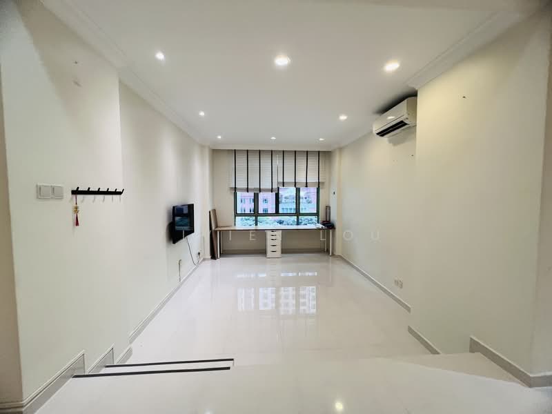 Tiara, 1 Kim Seng Walk, 2 Bedrooms, 893 sqft, Apartment For Rent, by Vivien Lou, 500094841 - Living - PropertyGuru.com.sg
