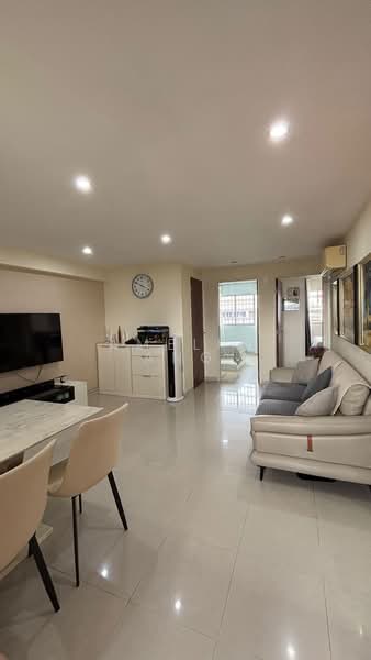 123 Mcnair Road HDB Flat For Sale at S$ 560,000 | PropertyGuru Singapore - Living Room