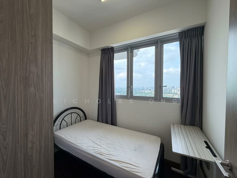 Queens Peak, 1 Dundee Road, 3 Bedrooms, 840 sqft, Condominium For Rent, by Nicholas Ong, 500094858 - Bedroom - PropertyGuru.com.sg