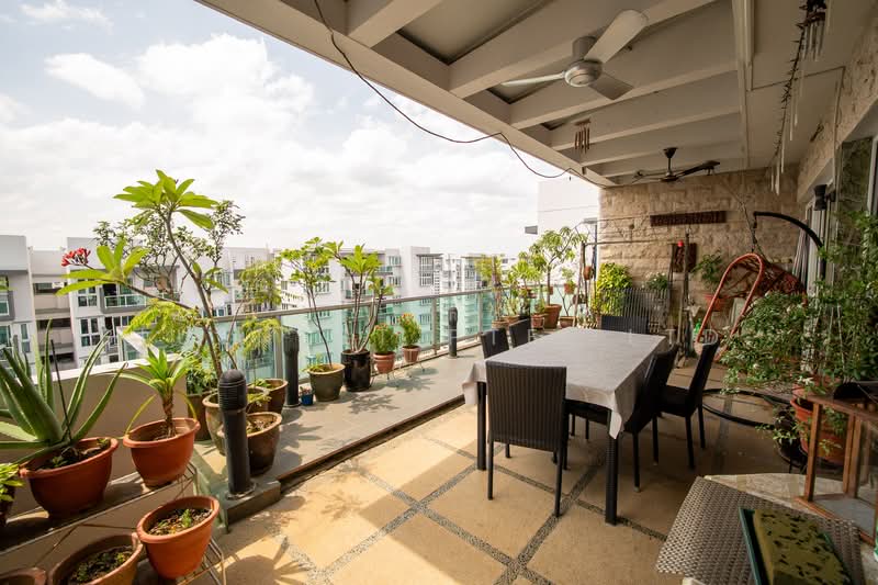 The Warren Apartment For Sale at S$ 2,800,000 | PropertyGuru Singapore - Balcony