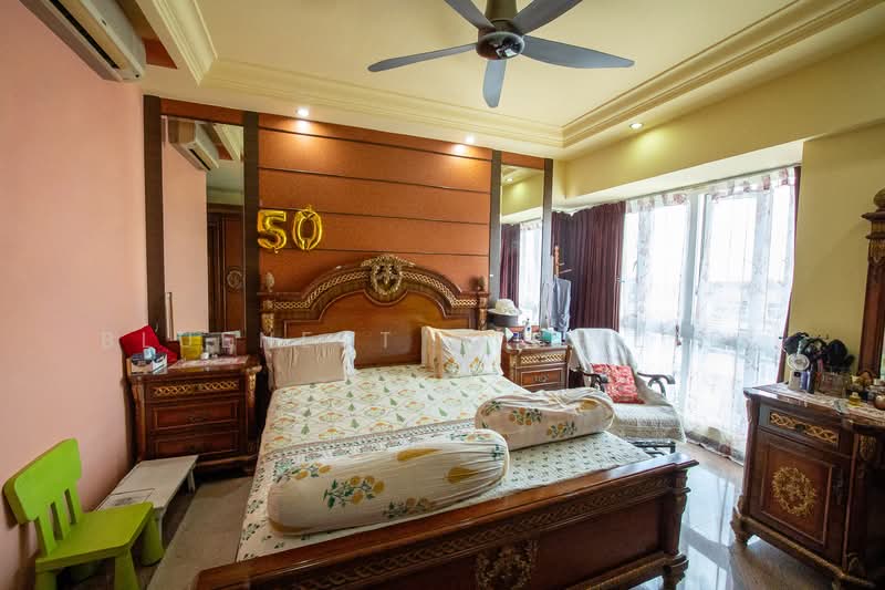 The Warren Apartment For Sale at S$ 2,800,000 | PropertyGuru Singapore - Bedroom